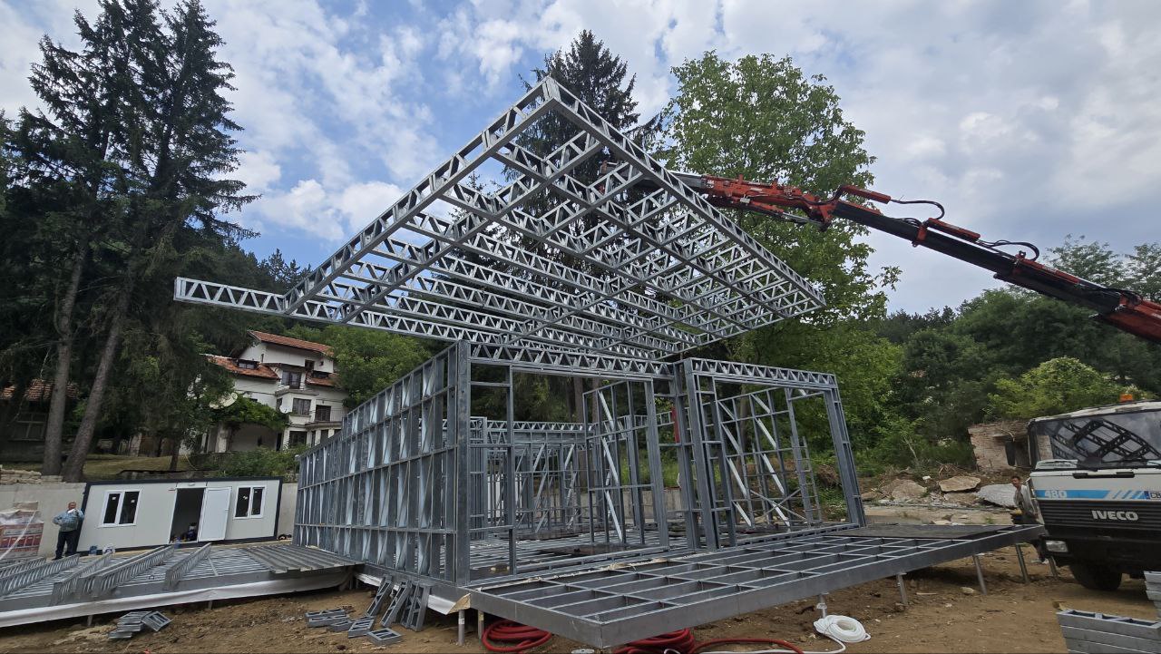 One-storey LGSF Duplex with Terrace, 320 m² - Фото 1